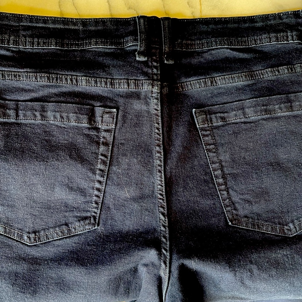 The Perfect Jean NYC Slim Stretch Jean—Athletic Fit - Picture 3 of 6